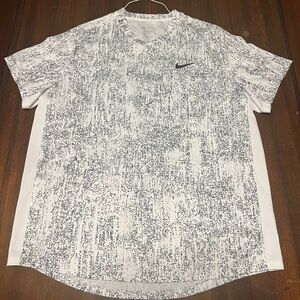 Nike Athletic Dri-Fit Shirt, Size: X-Large